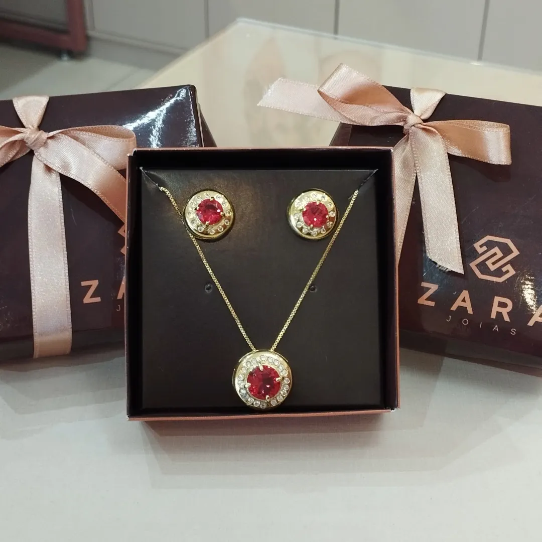 CONJUNTO MICRO ZIRCÔNIAS CRISTAL E RUBI