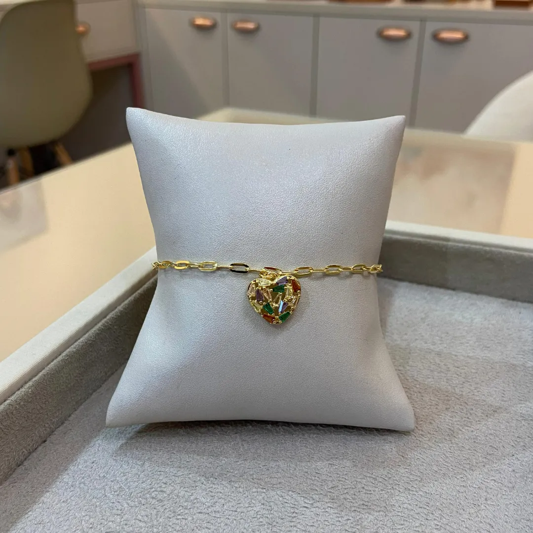 PULSEIRA CATIER COM PINGENTE CORAÇÃO NAVETES