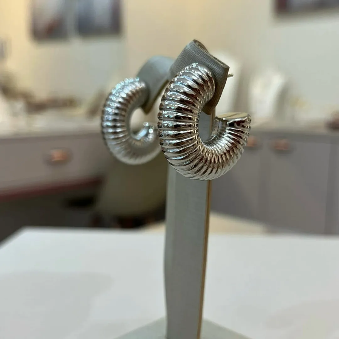 MEIA ARGOLA GOMINHOS GRANDE DIAMANTE
