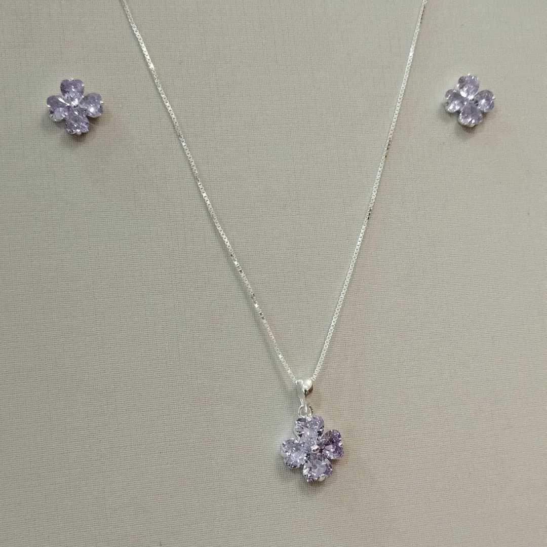 CONJUNTO PRATA TREVOS ZORCÔNIAS  LILÁS