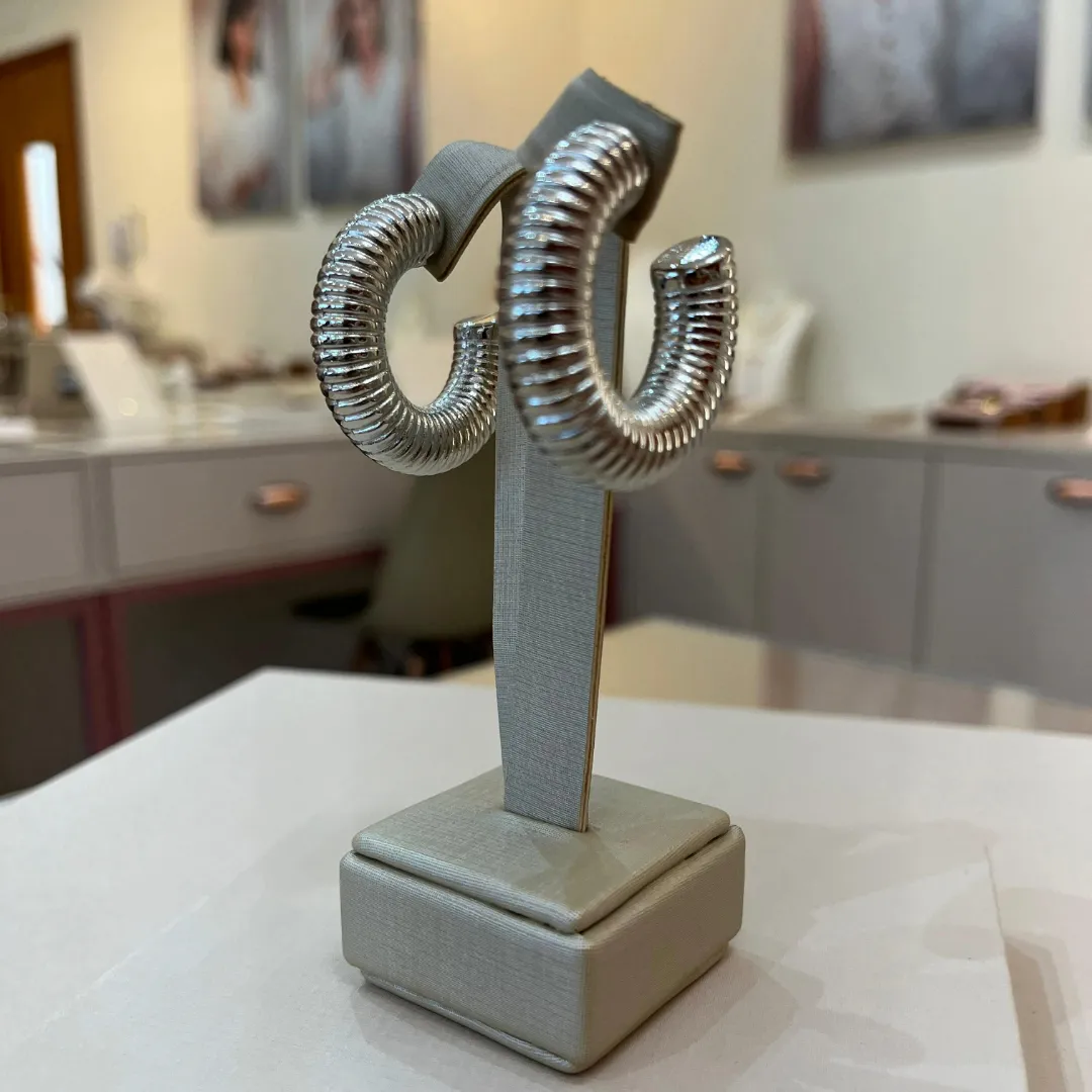 MEIA ARGOLA GOMINHOS GRANDE DIAMANTE
