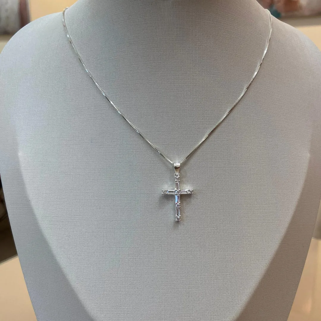 PINGENTE PRATA CRUZ ZIRCÔNIAS M