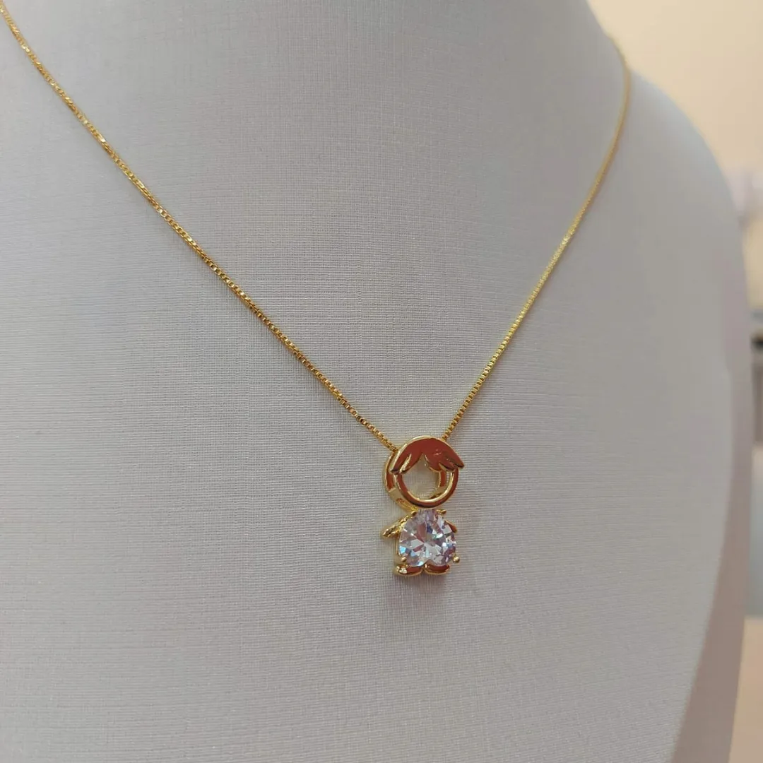 PINGENTE MENINO CRISTAL