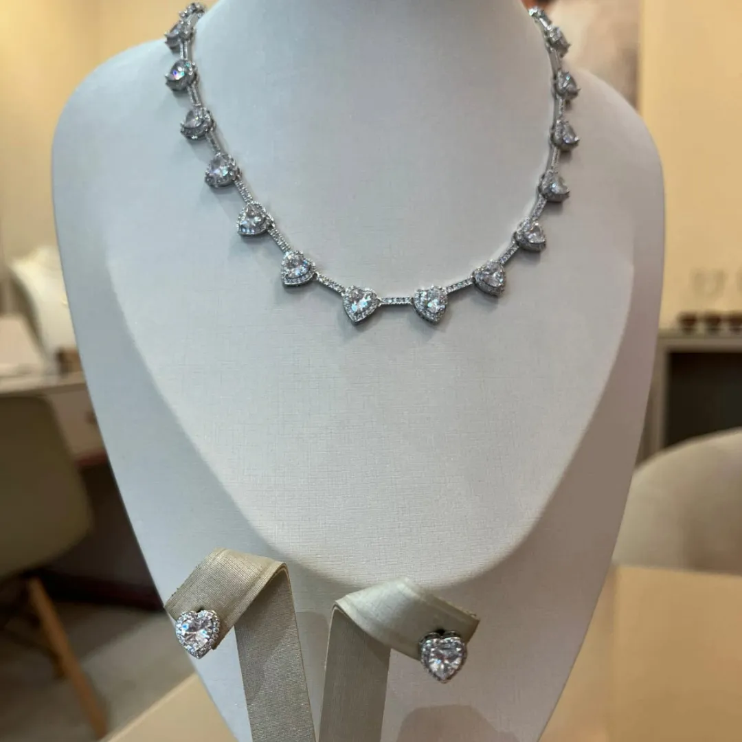 CONJUNTO COLAR CORAÇÕES CRISTAL