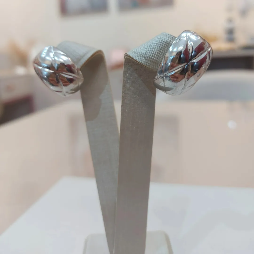 BRINCO EAR HOOK RISCADO