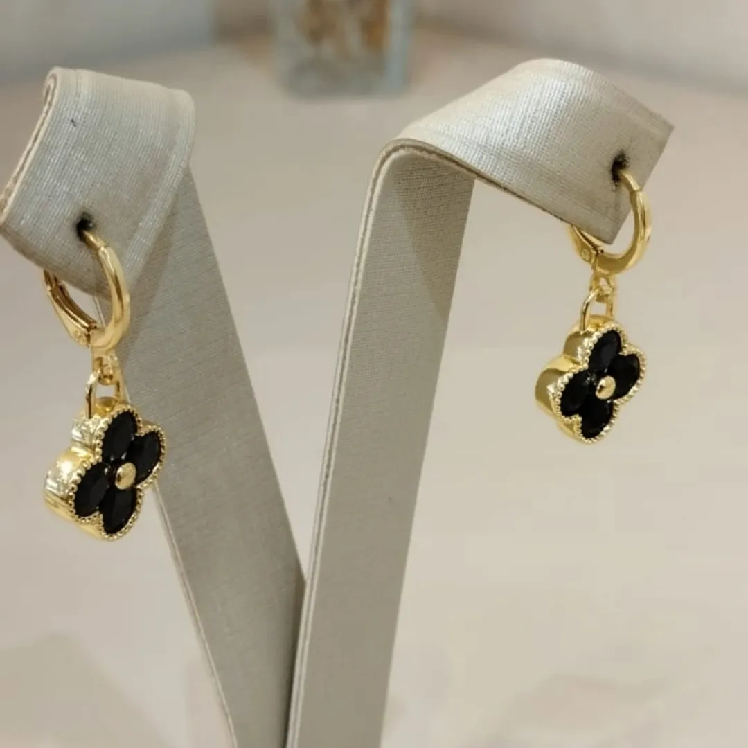 ARGOLA TREVO VAN CLEEF PRETO