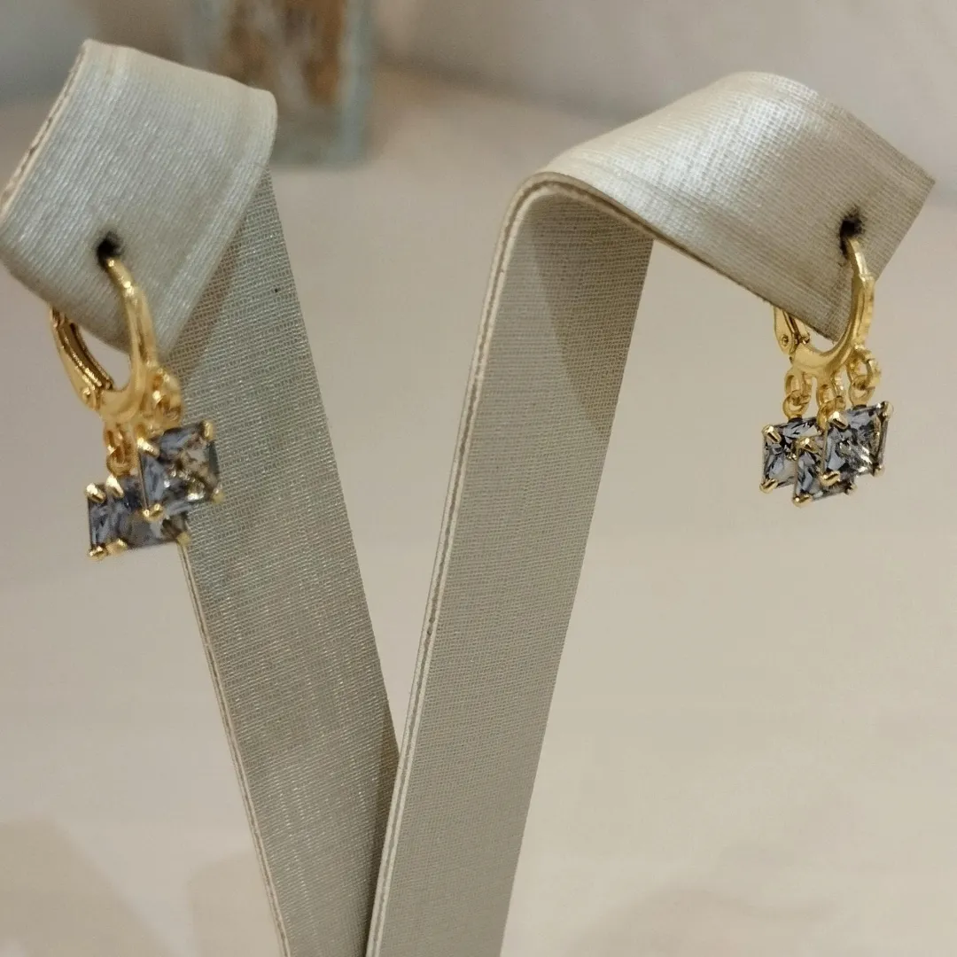 ARGOLA 3 QUADRADOS ZIRCONIAS LAVANDA