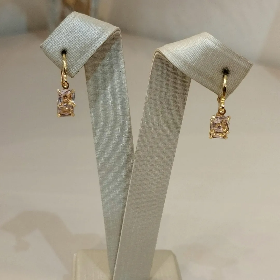 ARGOLA 3 QUADRADOS ZIRCONIAS ROSA