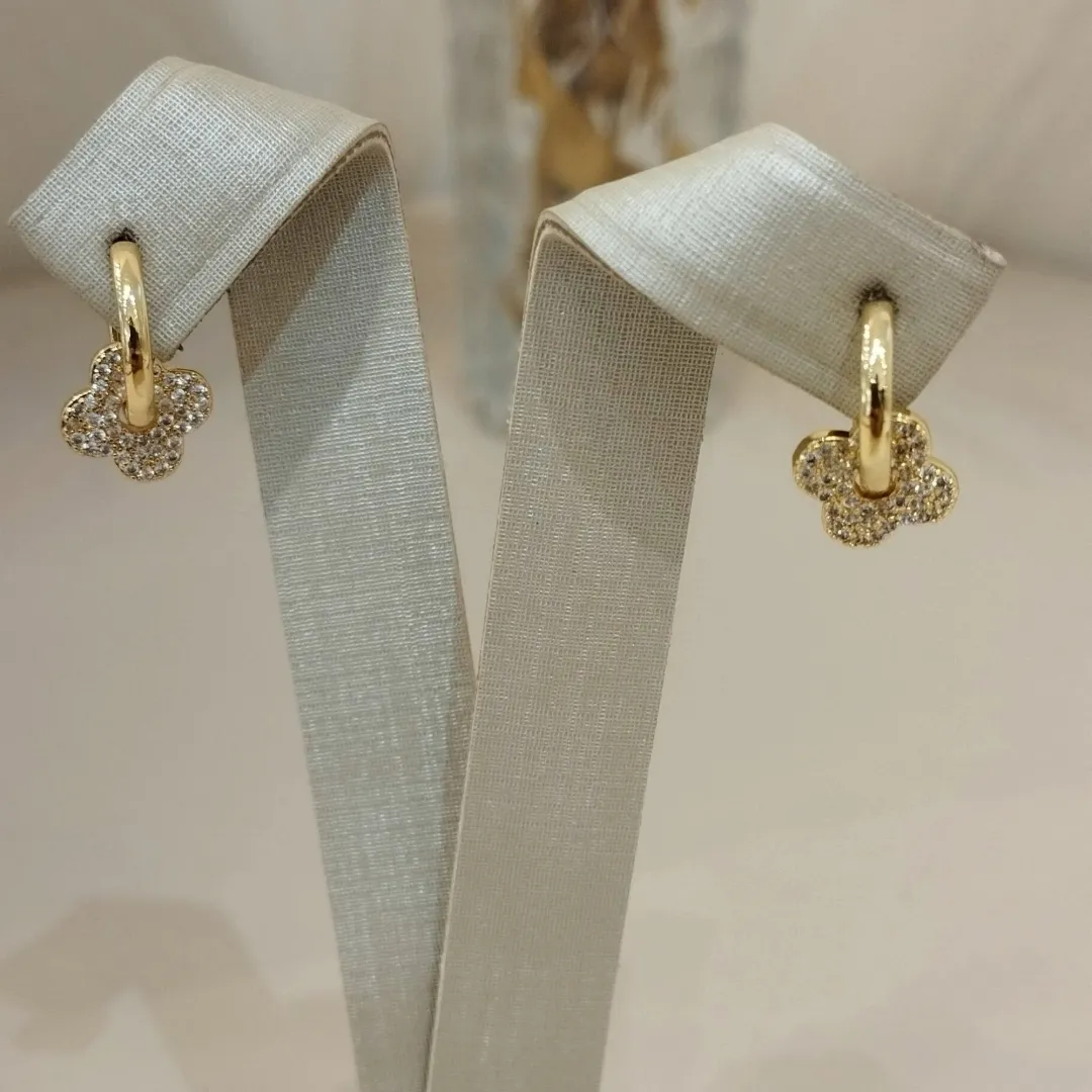 ARGOLA TREVO VAN CLEEF CRAVEJADA