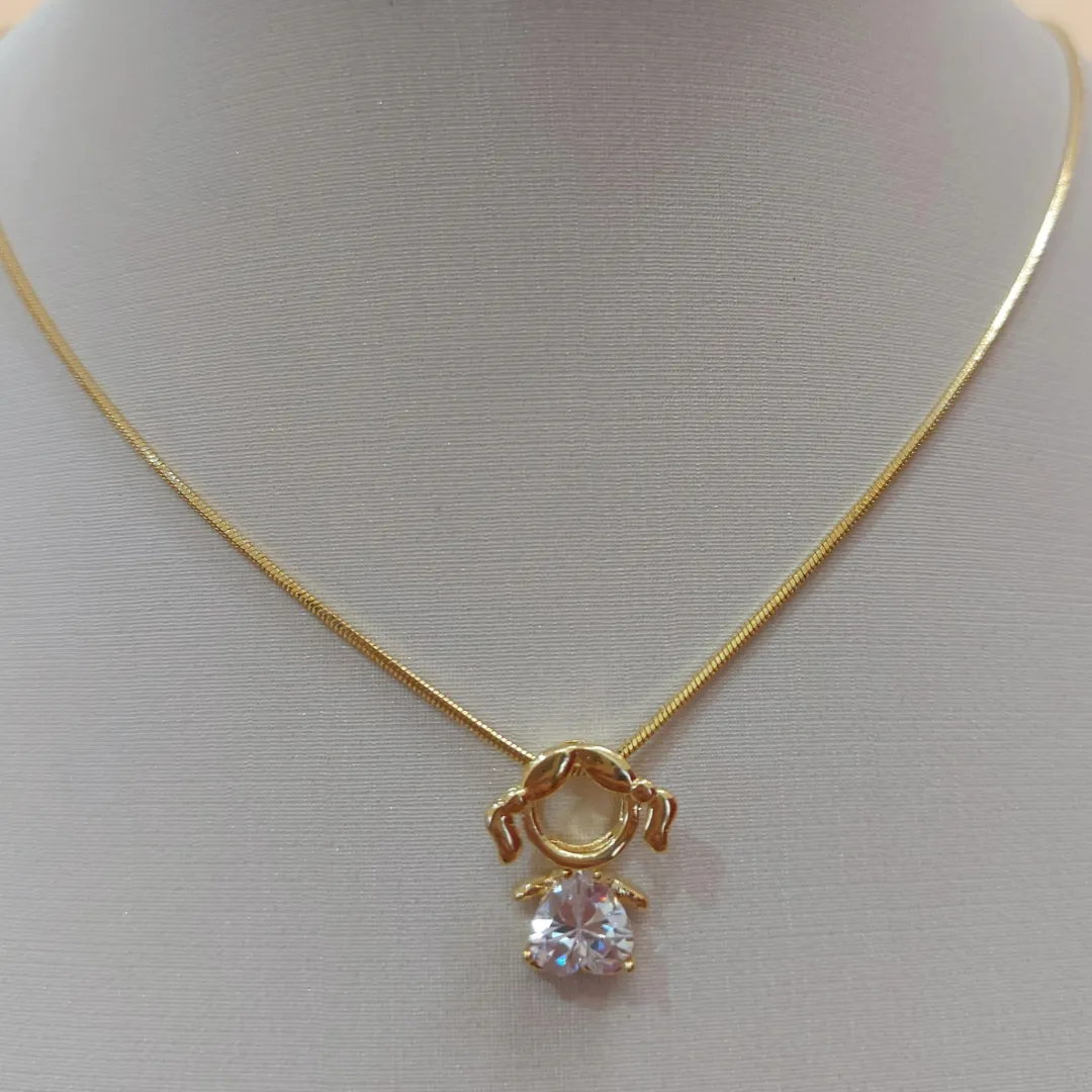 PINGENTE MENINA CRISTAL