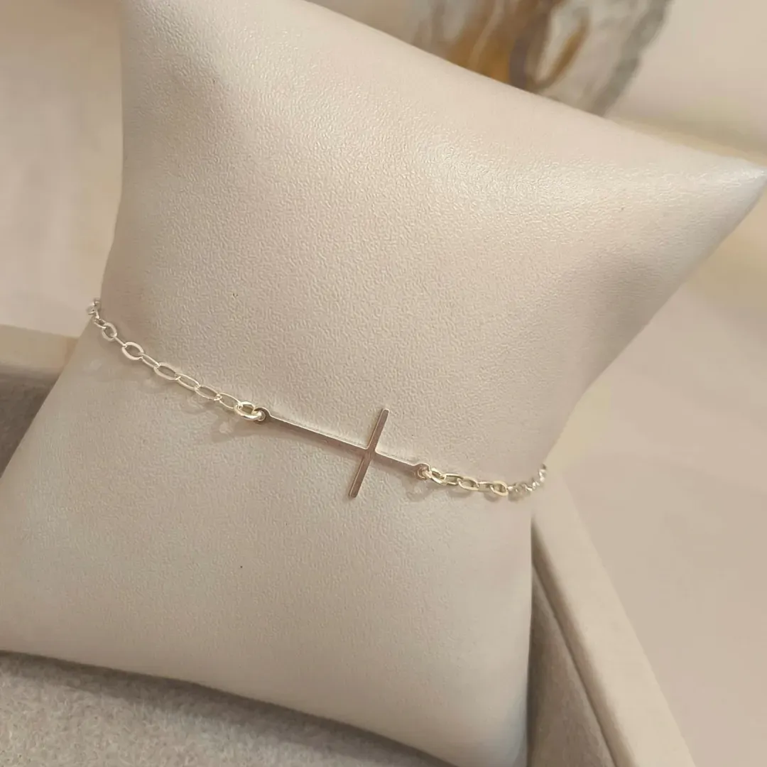 PULSEIRA PRATA ELOS E CRUZ