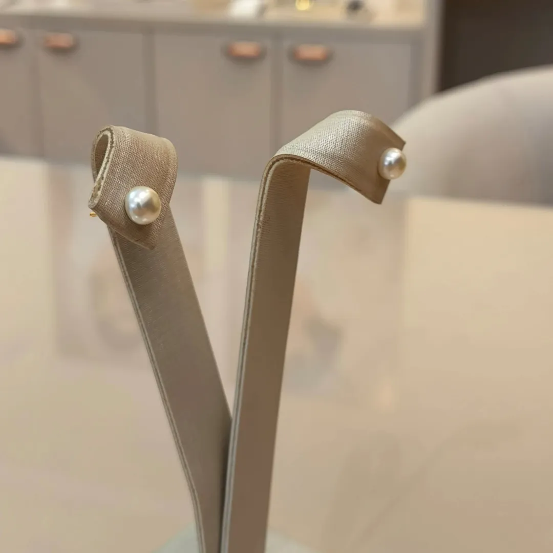 BRINCO MEIA PÉROLA 6MM