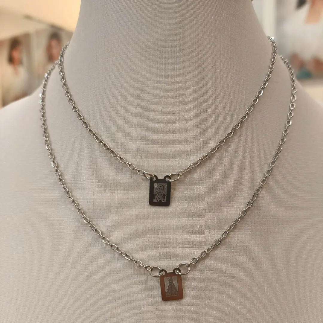 ESCAPULÁRIO AÇO NOSSA SENHORA APARECIDA PLAQUINHA VAZADA PEQUENA (1CM)