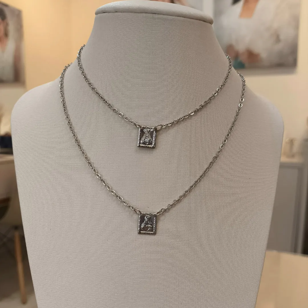 ESCAPULÁRIO AÇO NOSSA SENHORA APARECIDA PLAQUINHA PEQUENA ALTO RELEVO (1CM)