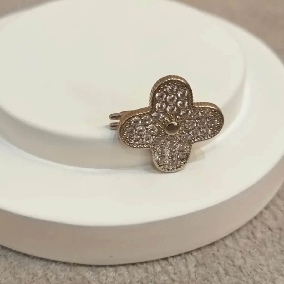 PINGENTE PARA PULSEIRA TREVO/VAN CLEEF CRAVEJADO
