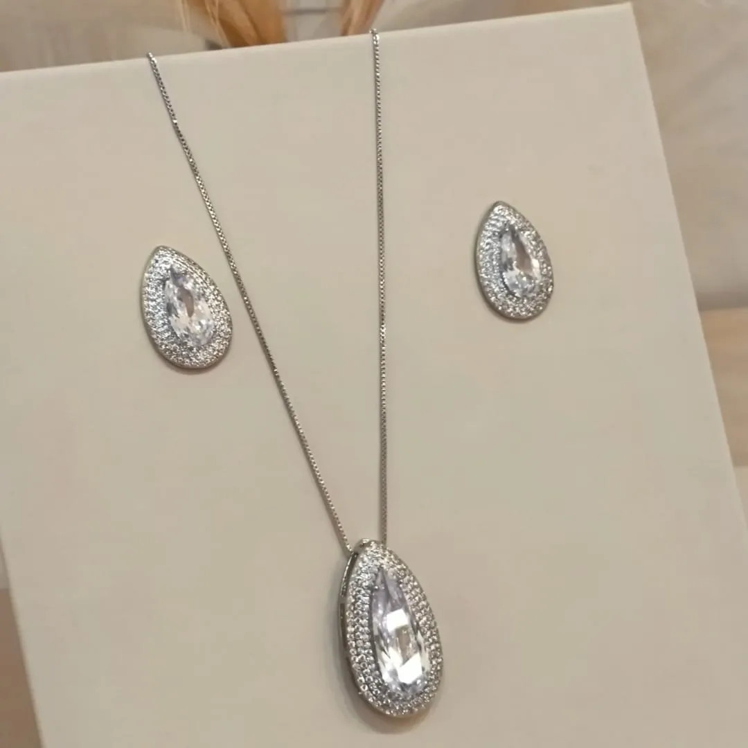 CONJUNTO GOTA ALONGADA ZIRCÔNIA CRISTAL