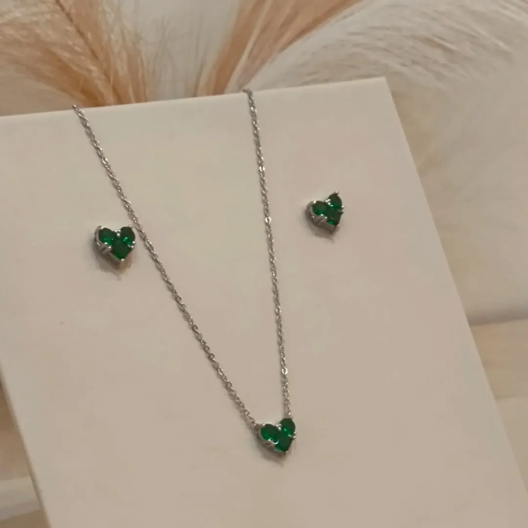 CONJUNTO CORAÇÃO ZIRCÔNIA ESMERALDA