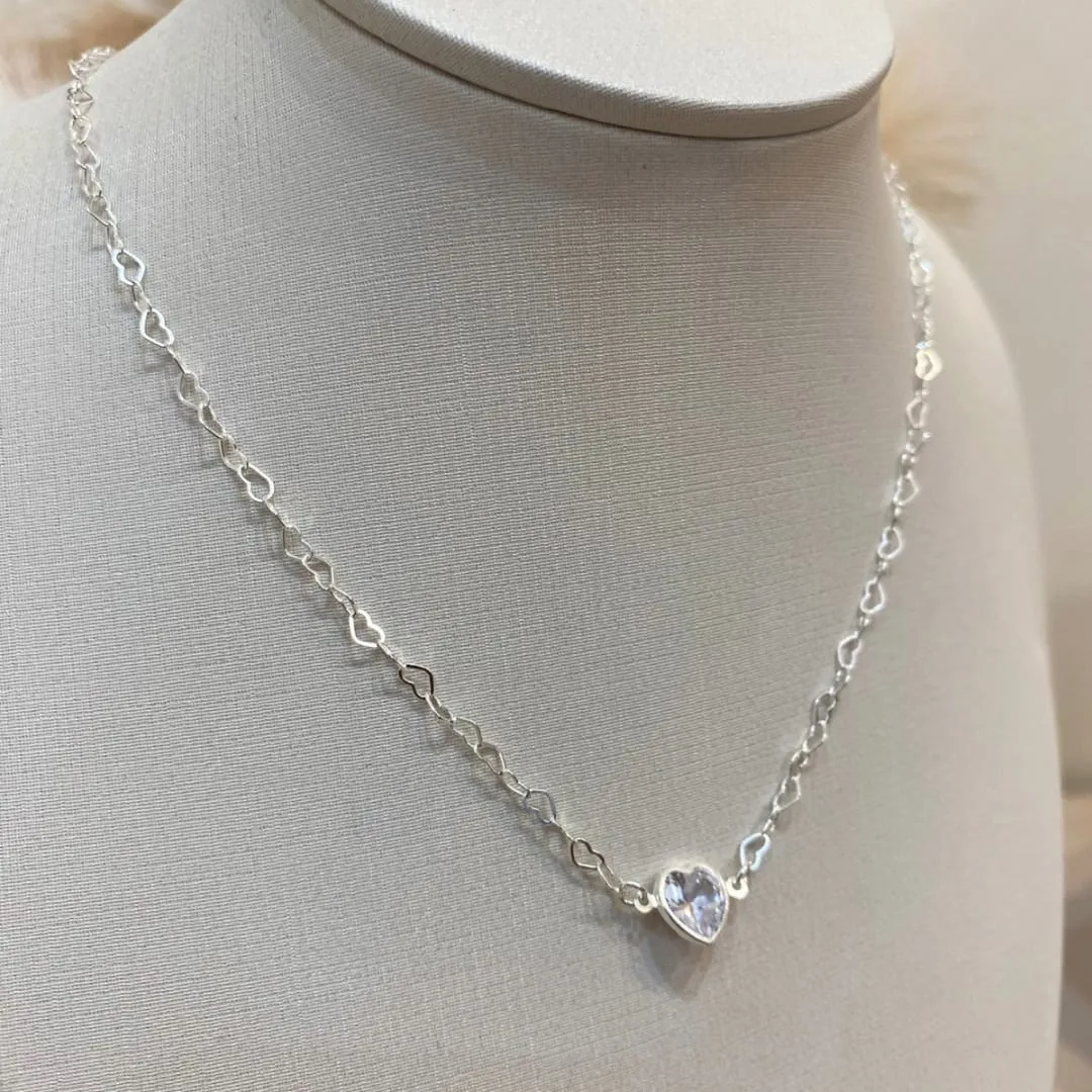 CHOKER PRATA ELOS CORAÇÕES COM CORAÇÃO CRISTAL