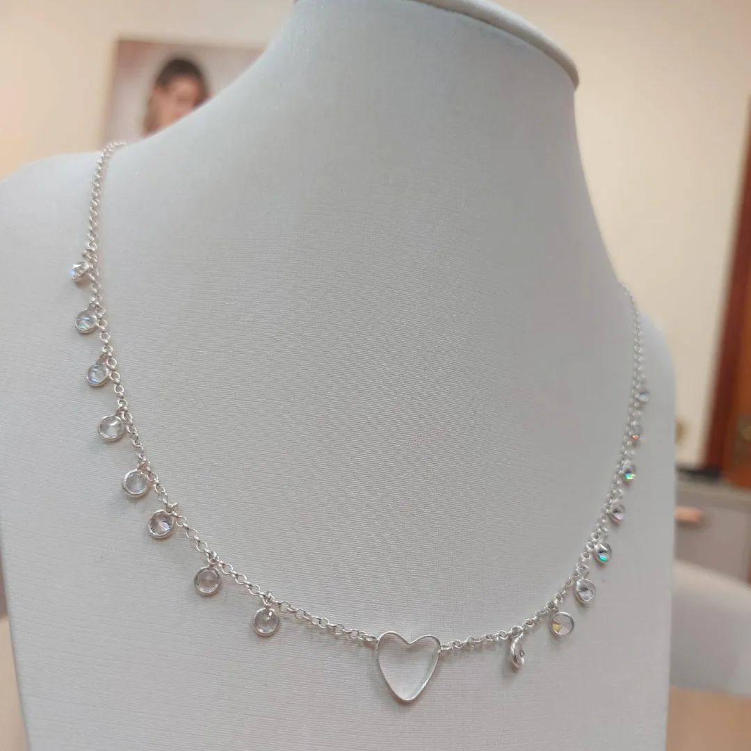 CHOKER PRATA ZIRCÔNIAS E CORAÇÃO