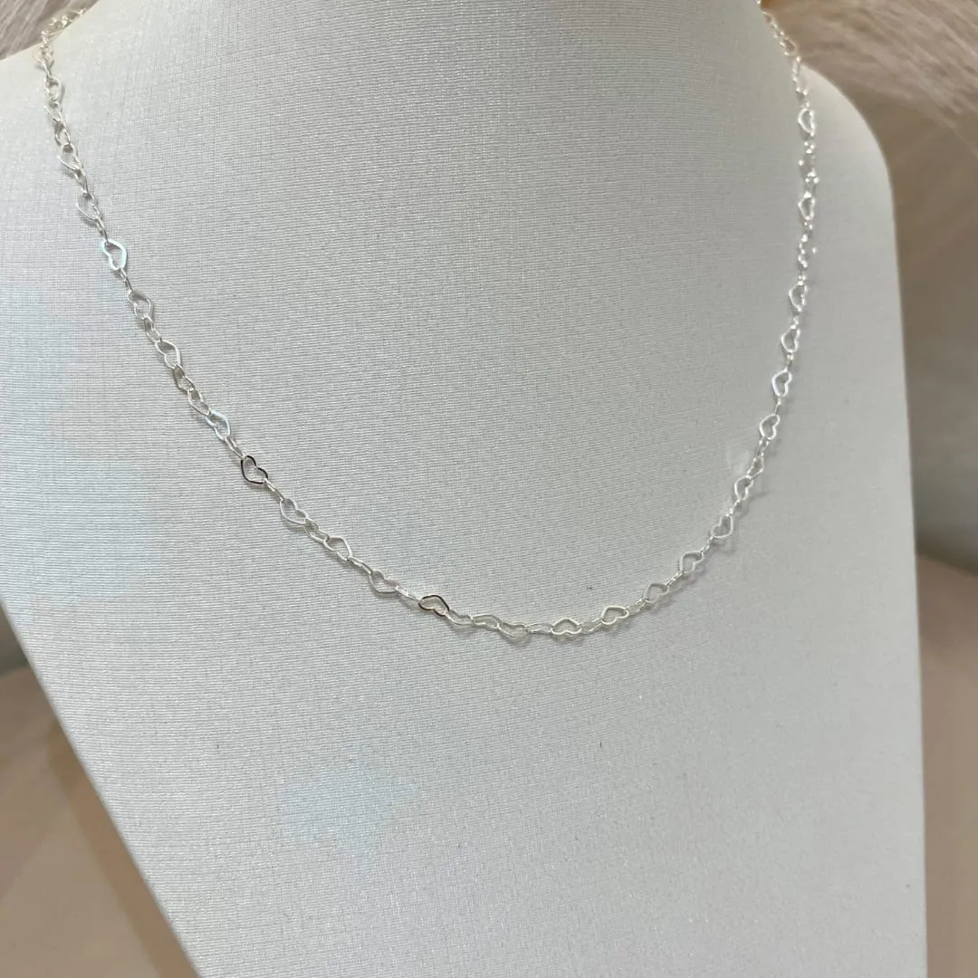 CHOKER PRATA ELO CORAÇÕES