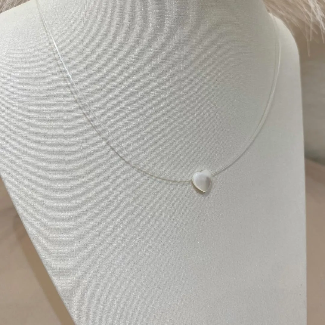 COLAR FIO DE NYLON CORAÇÃO MADREPÉROLA