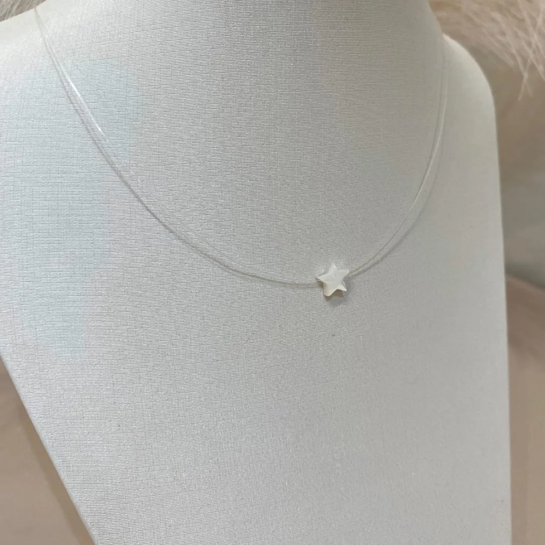 COLAR FIO DE NYLON ESTRELA MADREPÉROLA