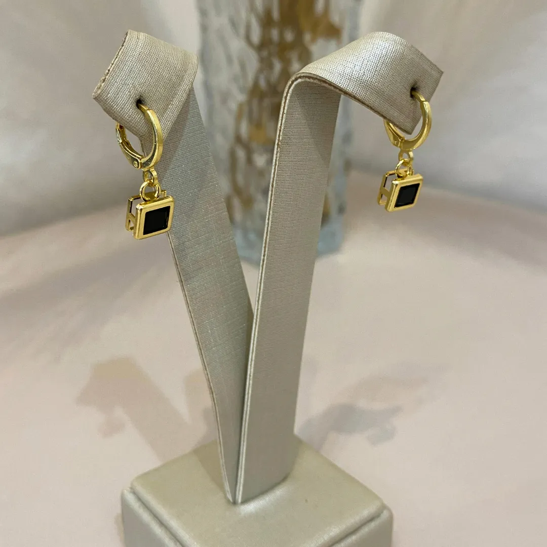 ARGOLA PINGENTE ZIRCÔNIA PRETA QUADRADA