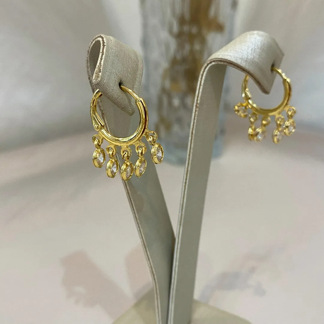 ARGOLA PINGENTE 5 ZIRCÔNIAS CRISTAIS