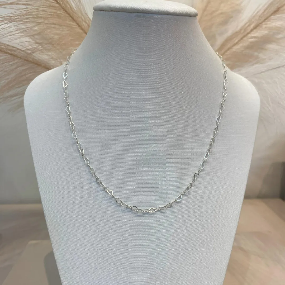 CHOKER PRATA ELO CORAÇÃO 40CM