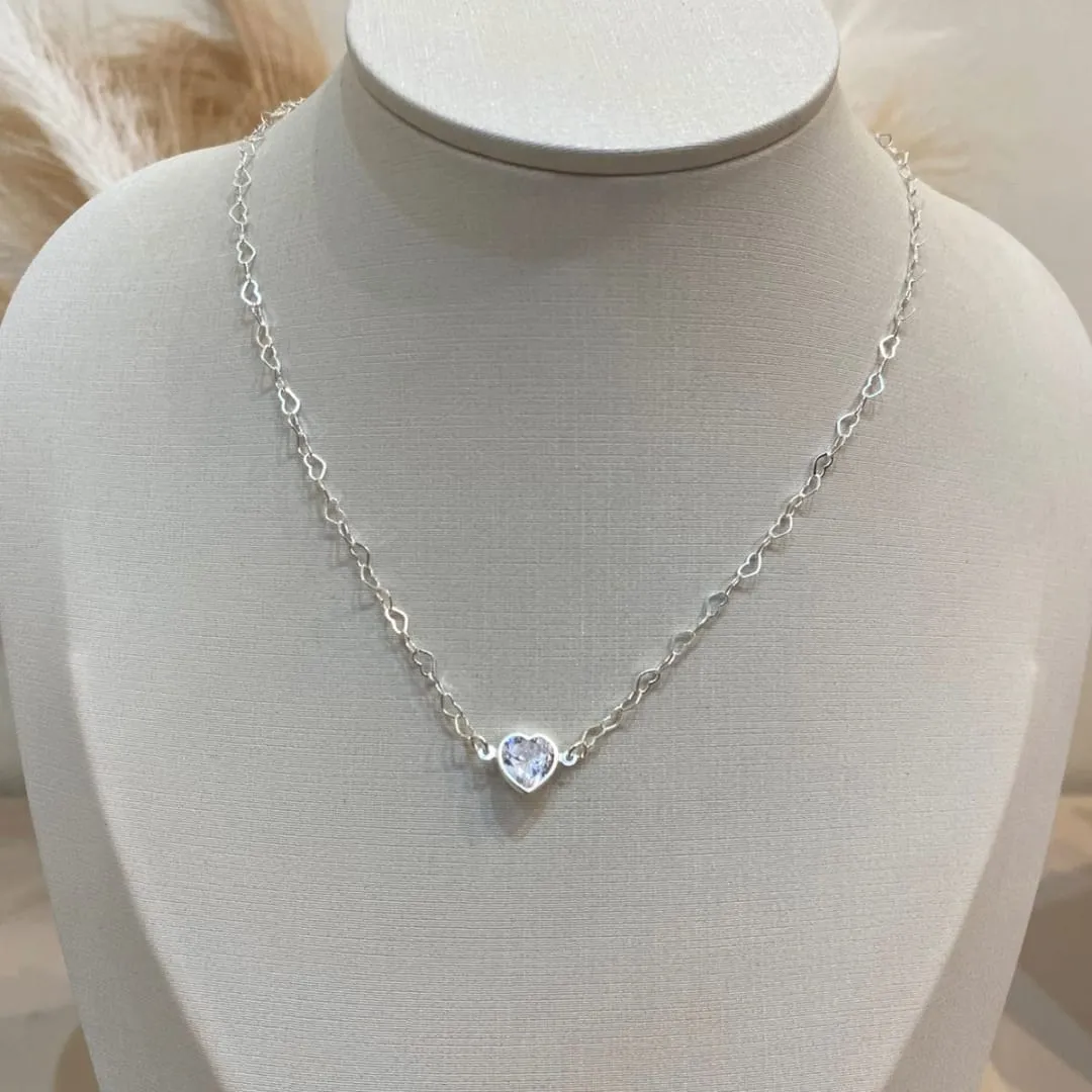 CHOKER PRATA ELOS CORAÇÕES COM CORAÇÃO CRISTAL