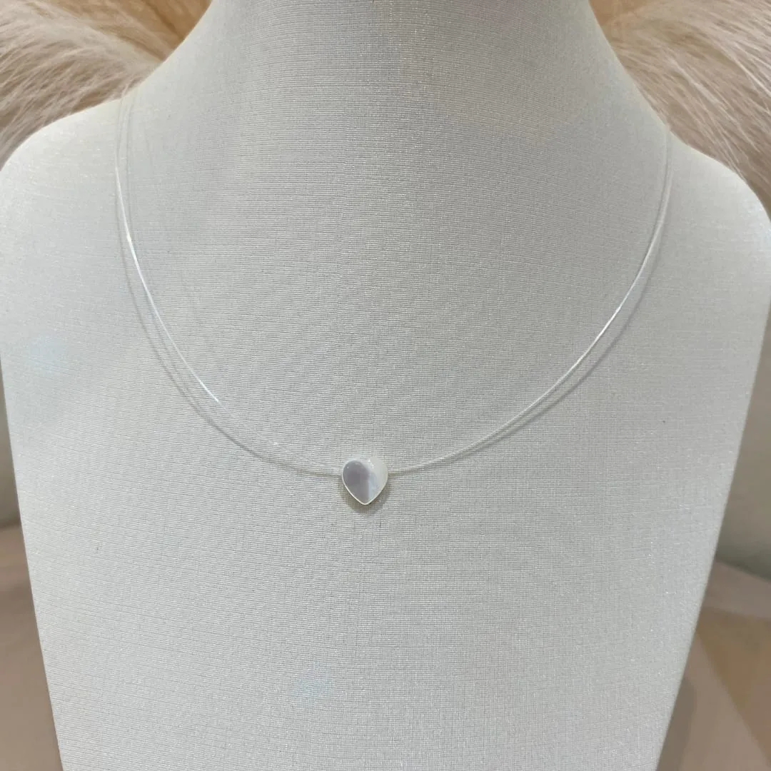 COLAR FIO DE NYLON CORAÇÃO MADREPÉROLA