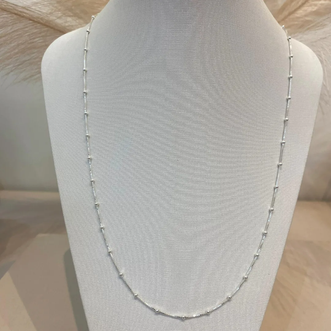 COLAR PRATA VENEZIANA COM BOLINHAS LONGO (60CM)