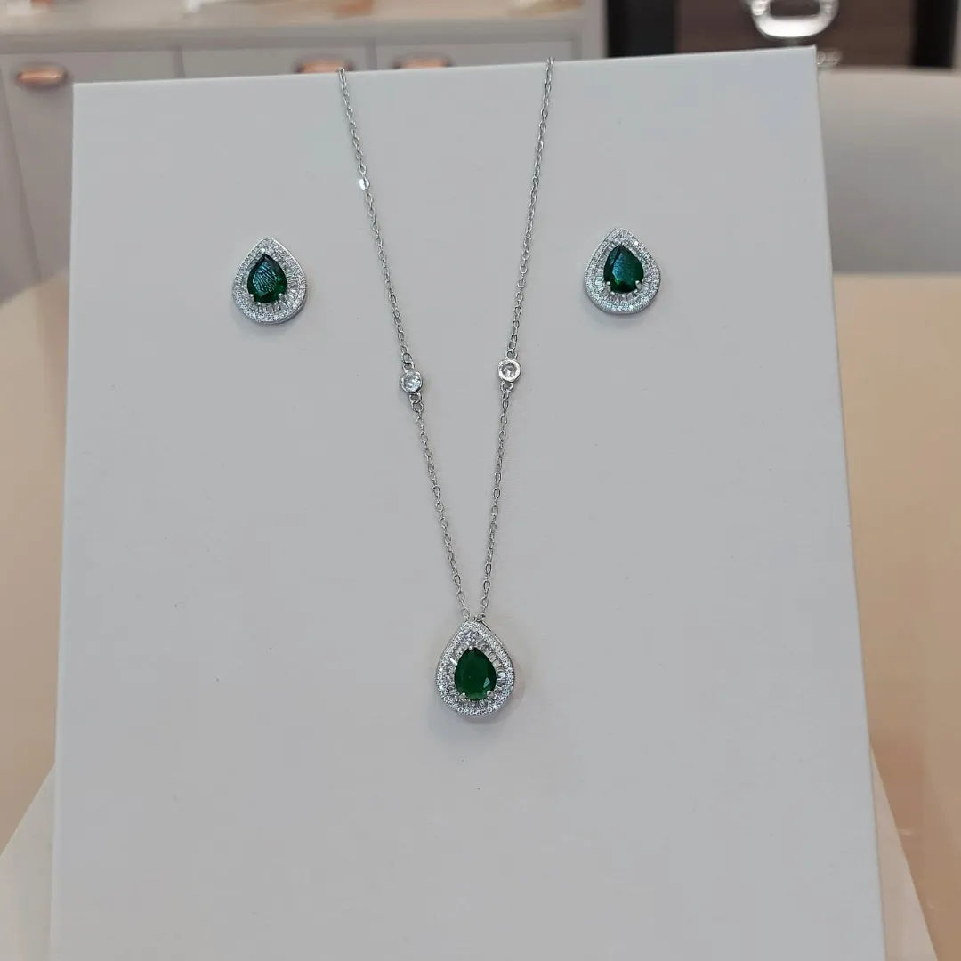 CONJUNTO GOTA ESMERALDA