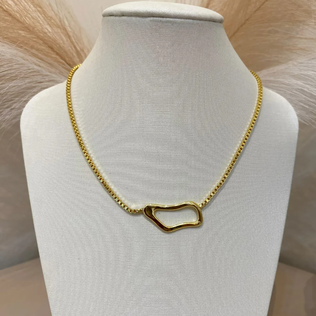 CHOKER VENEZIANA COM PINGENTE ORGÂNICO