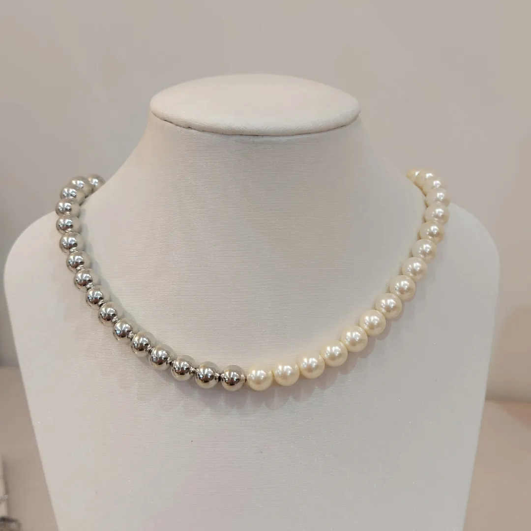 COLAR METADE PÉROLA E METADE ESFERA DIAMANTE