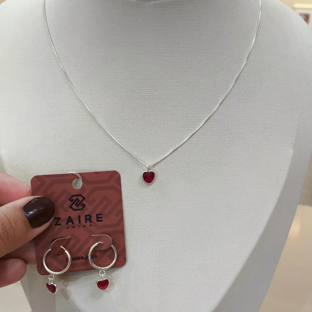 CONJUNTO PRATA CORRENTE VENEZIANA E ARGOLA C/ PINGENTE CORAÇÃO VERMELHO