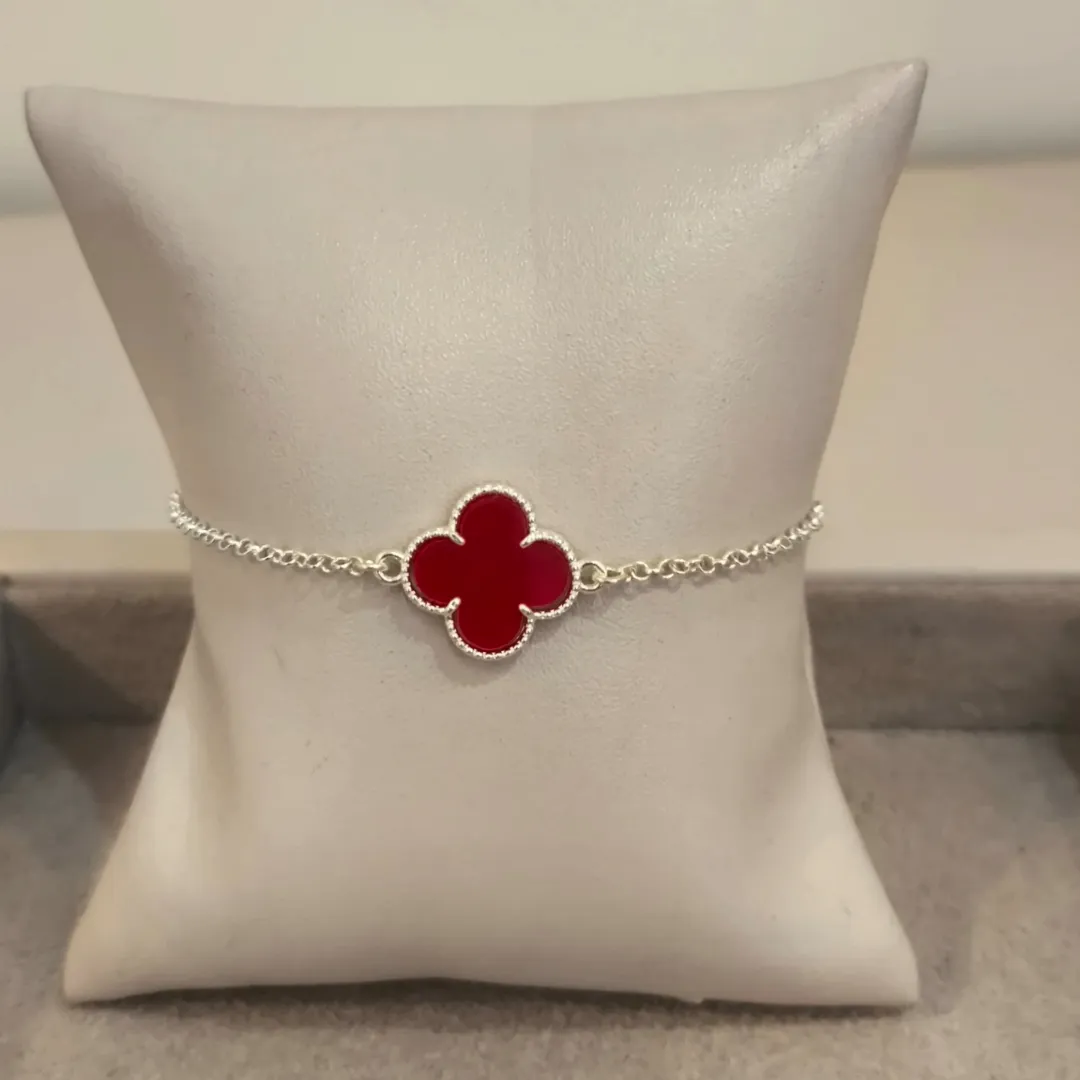 PULSEIRA PRATA VAN CLEEF TREVO VERMELHO