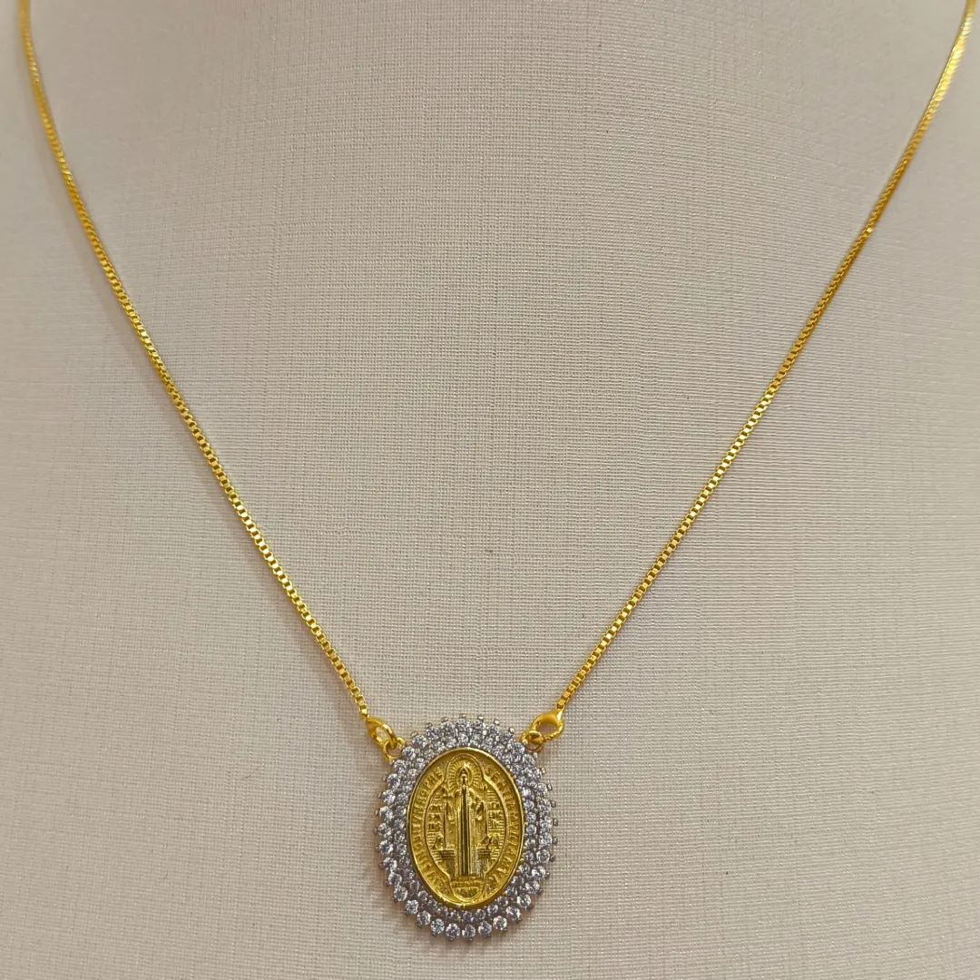 COLAR COM MEDALHA CRAVEJADA DE SÃO BENTO