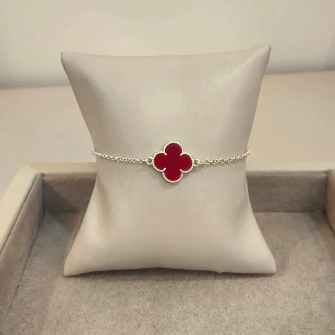 PULSEIRA PRATA VAN CLEEF TREVO VERMELHO