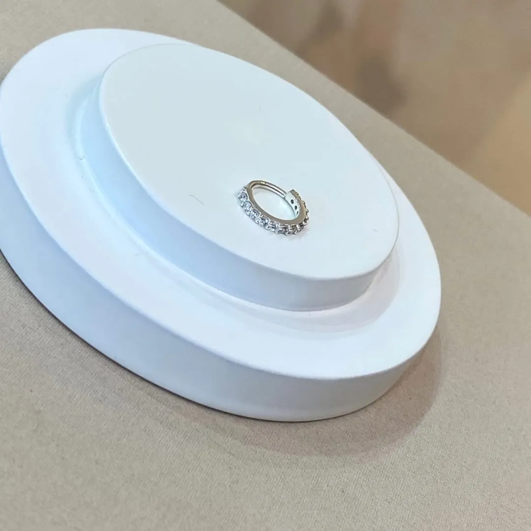 PIERCING PRATA ARGOLA CRAVEJADA TORÇÃO