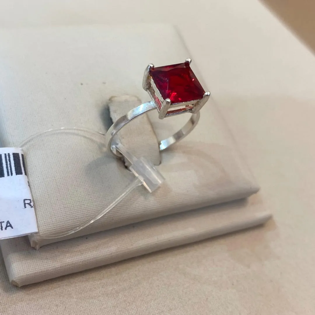 ANEL PRATA ZICÔNIA QUADRADA VERMELHO TAMANHO 20