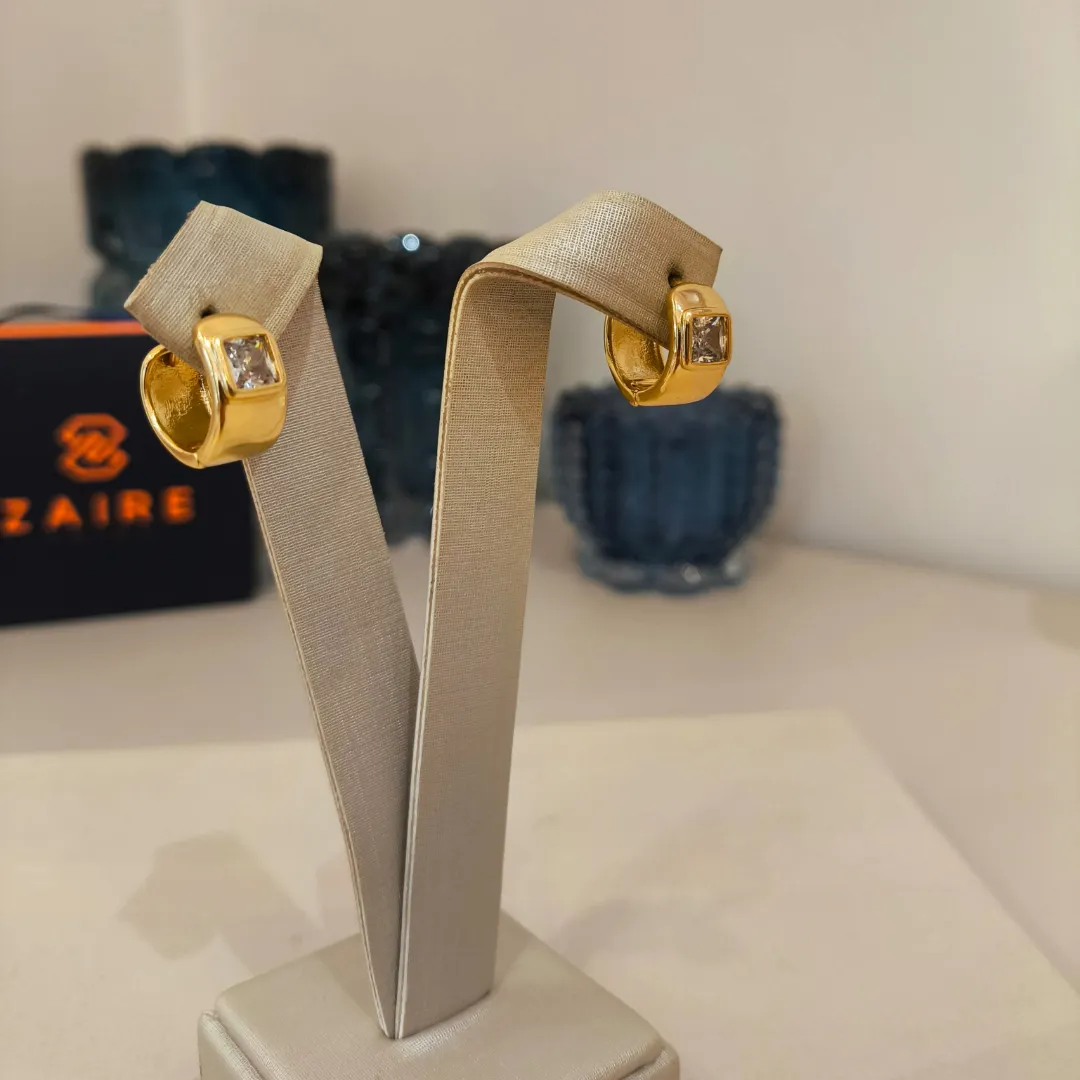 ARGOLA COM ZIRCÔNIA QUADRADA