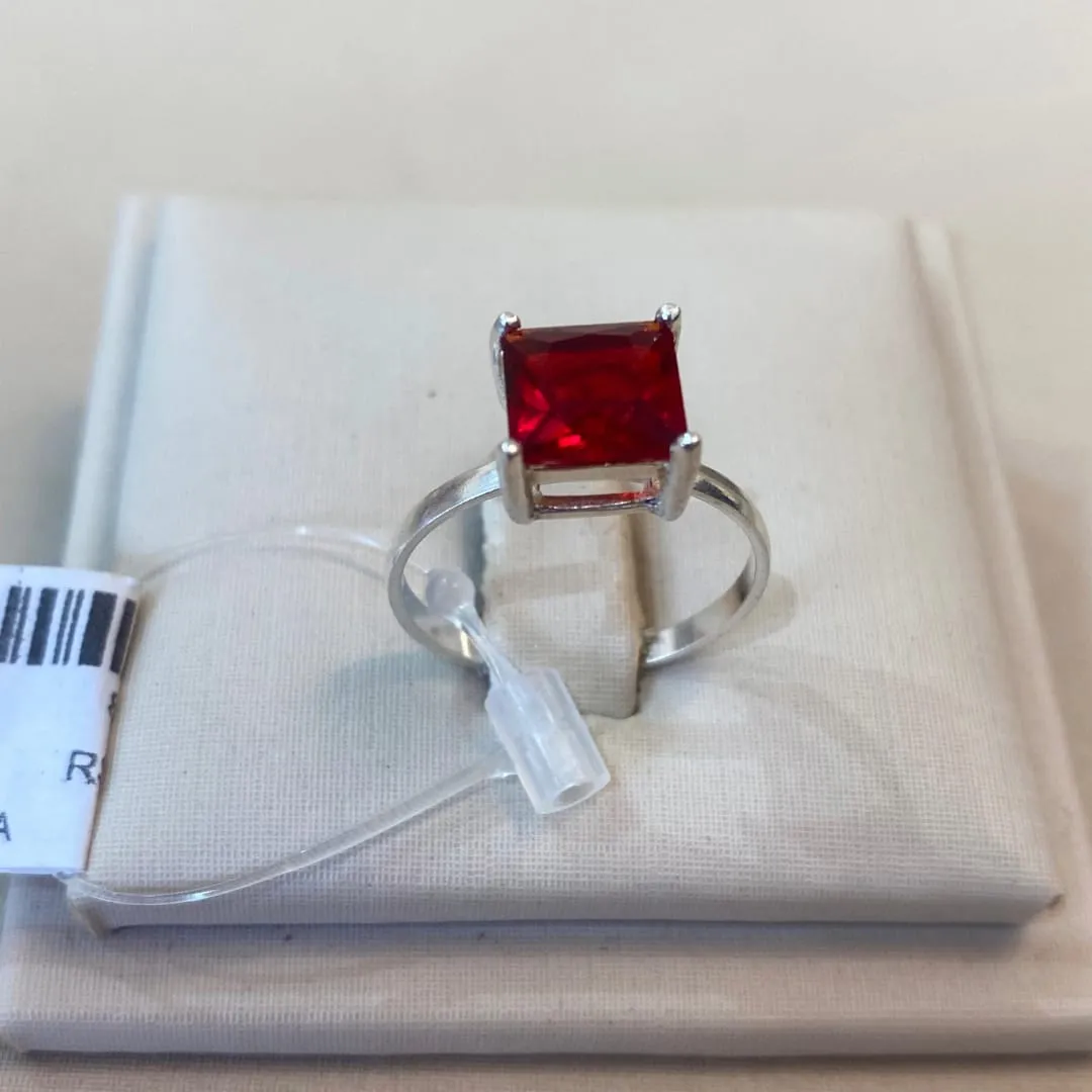 ANEL PRATA ZICÔNIA QUADRADA VERMELHO TAMANHO 20
