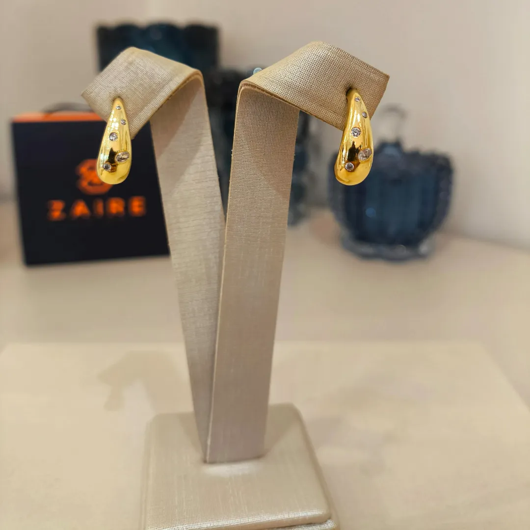 MEIA ARGOLA ZIRCÔNIAS CRISTAL
