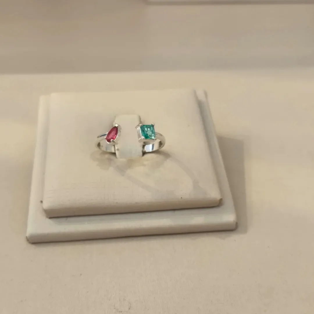 ANEL PRATA REGULÁVEL ZIRCÔNIA PINK E VERDE