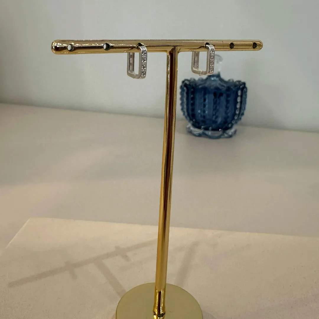 ARGOLA PRATA QUADRADA CRAVEJADA P