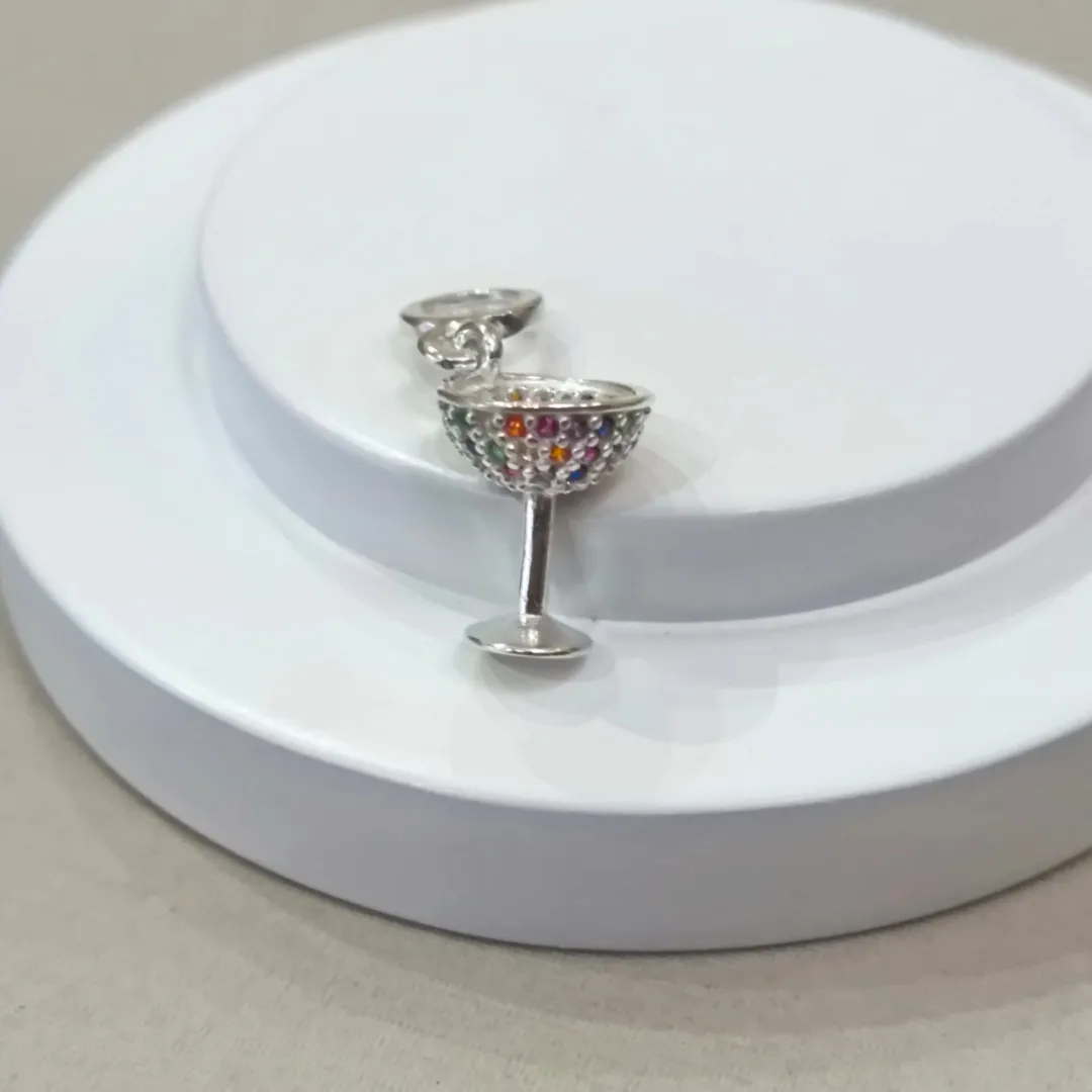 BERLOQUE PRATA TAÇA CRAVEJADA