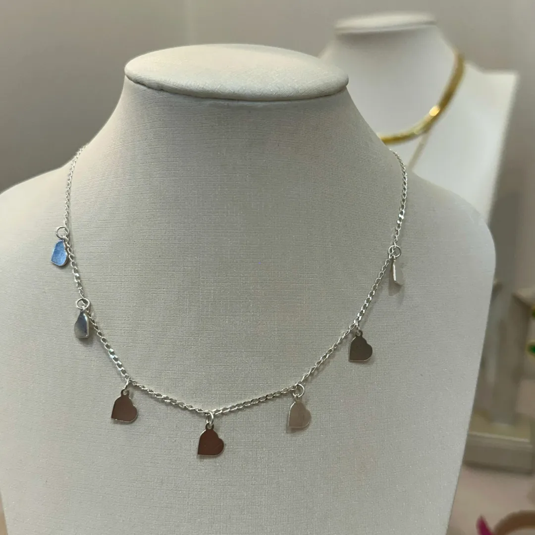 CHOKER PRATA MEDALHAS CORAÇÃO