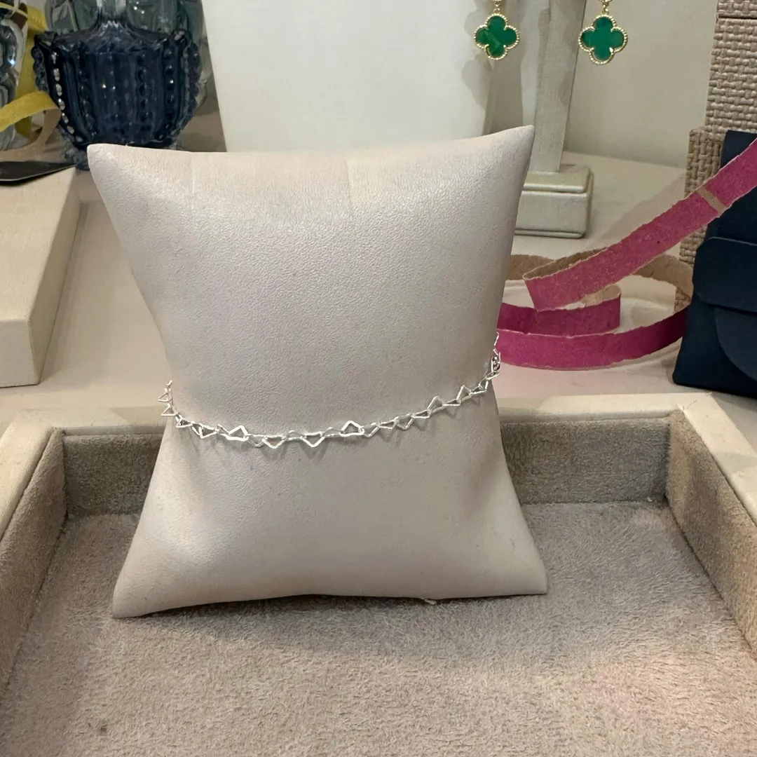 PULSEIRA PRATA ELOS CORAÇÕES