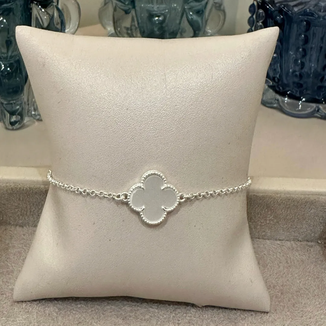 PULSEIRA PRATA VAN CLEEF BRANCA